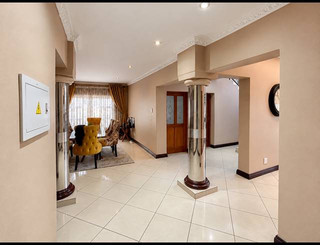 4 BEDROOM HOUSE FOR SALE IN VANDERBIJLPARK SE 7